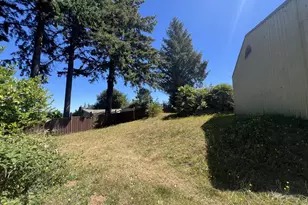 760 O'Connell St, North Bend, OR 97459 - Photo 32