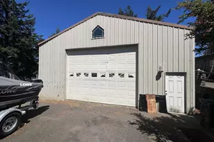 760 O'Connell St, North Bend, OR 97459 - Photo 2