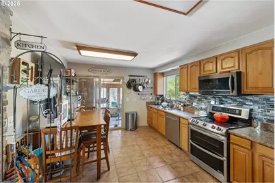 760 Oconnell St, North Bend, OR 97459 - Photo 12