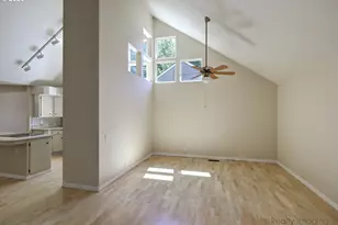 32150 SW Lake Dr, Wilsonville, OR 97070 - Photo 8