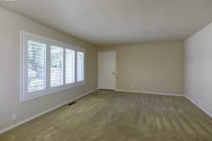 32150 SW Lake Dr, Wilsonville, OR 97070 - Photo 12