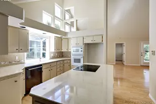 32150 SW Lake Dr, Wilsonville, OR 97070 - Photo 10