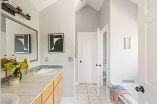 13335 SE Woodland Cir, Happy Valley, OR 97086 - Photo 22