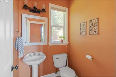 13335 SE Woodland Cir, Happy Valley, OR 97086 - Photo 14
