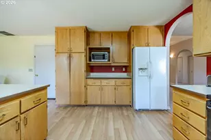 2939 Wolf Meadows Ln, Eugene, OR 97408 - Photo 16