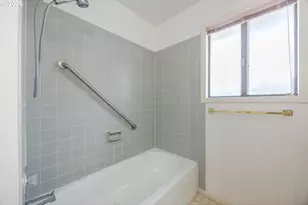 2939 Wolf Meadows Ln, Eugene, OR 97408 - Photo 32