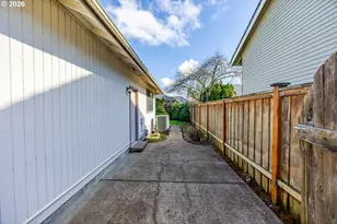 2939 Wolf Meadows Ln, Eugene, OR 97408 - Photo 46