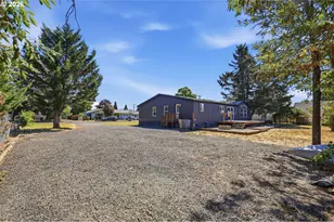 345 N 6th St, Harrisburg, OR 97446 - Photo 36