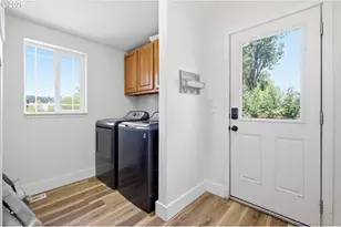 345 N 6th St, Harrisburg, OR 97446 - Photo 34