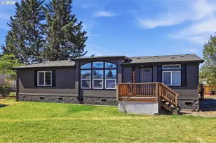 345 N 6th St, Harrisburg, OR 97446 - Photo 2