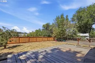 345 N 6th St, Harrisburg, OR 97446 - Photo 42