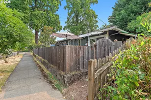804 SE Nehalem St, Portland, OR 97202 - Photo 20