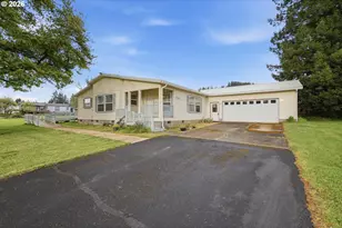 1775 Stover Ln, Myrtle Point, OR 97458 - Photo 2