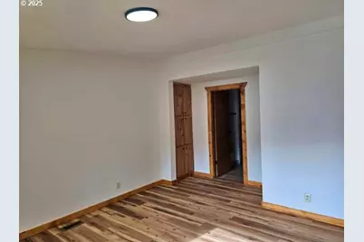 990 E 2nd St, Coquille, OR 97423 - Photo 12