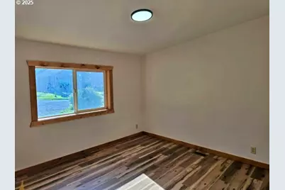 990 E 2nd St, Coquille, OR 97423 - Photo 16