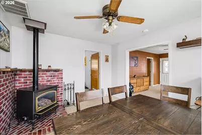 1147 Juniper St, Junction City, OR 97448 - Photo 8