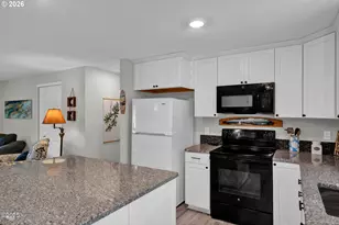 1302 SW 63rd St, Lincoln City, OR 97367 - Photo 12