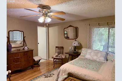 1166 Clarks Branch Rd, Myrtle Creek, OR 97457 - Photo 12