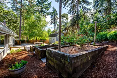 594 Empress Ave, Eugene, OR 97405 - Photo 22