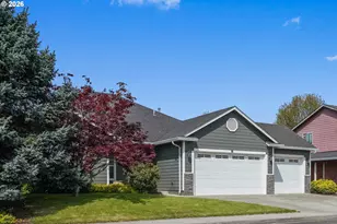 1231 SW 3rd Ave, Mill City, OR 97360 - Photo 4