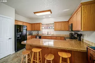 1231 SW 3rd Ave, Mill City, OR 97360 - Photo 14