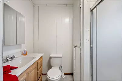 1378 B St, Springfield, OR 97477 - Photo 10