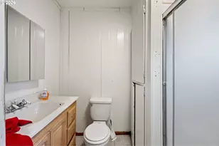 1378 B St, Springfield, OR 97477 - Photo 10