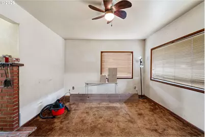 1378 B St, Springfield, OR 97477 - Photo 4