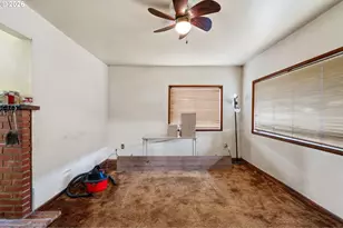 1378 B St, Springfield, OR 97477 - Photo 4