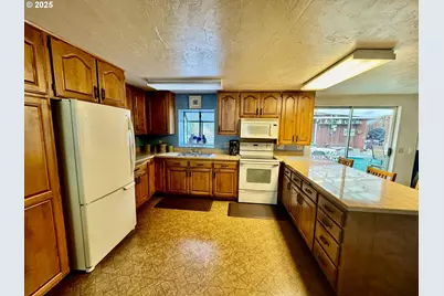 4990 Mitchell Loop Rd, Florence, OR 97439 - Photo 10