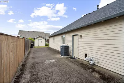 556 SE 10th Ave, Canby, OR 97013 - Photo 8