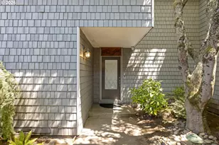 530 N Hayden Bay Dr, Portland, OR 97217 - Photo 6