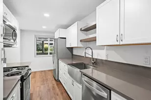 5630 S Riverside Ln, Portland, OR 97239 - Photo 12