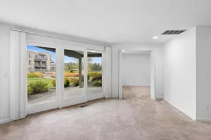 5630 S Riverside Ln, Portland, OR 97239 - Photo 8