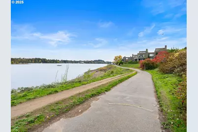 5630 S Riverside Ln #10, Portland, OR 97239 - Photo 32