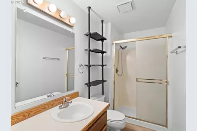 5630 S Riverside Ln #10, Portland, OR 97239 - Photo 18