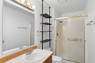 5630 S Riverside Ln, Portland, OR 97239 - Photo 18