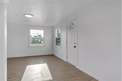 2010 E 1st Ave, Albany, OR 97321 - Photo 4