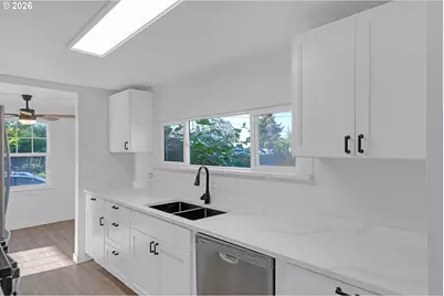 2010 E 1st Ave, Albany, OR 97321 - Photo 6