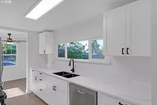 2010 E 1st Ave, Albany, OR 97321 - Photo 6