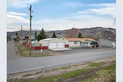 3705 Campbell St, Baker City, OR 97814 - Photo 2