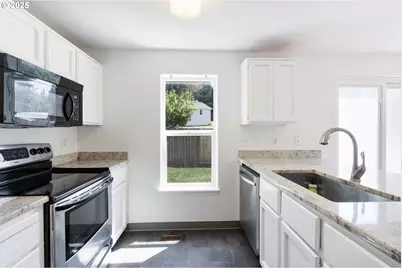 19066 SW Strickland Dr, Beaverton, OR 97007 - Photo 6