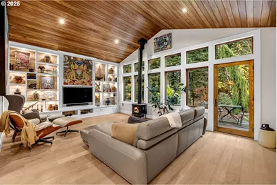 922 SW Spelling Pl, Cascade Locks, OR 97014 - Photo 2