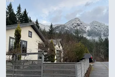 922 SW Spelling Pl, Cascade Locks, OR 97014 - Photo 2