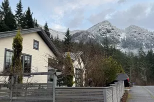 922 SW Spelling Pl, Cascade Locks, OR 97014 - Photo 2