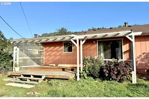 30336 Driftwood Dr, Gold Beach, OR 97444 - Photo 12