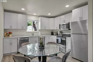 2706 SE 138th Ave, Portland, OR 97236 - Photo 6
