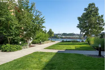 1658 NW Riverscape St, Portland, OR 97209 - Photo 34