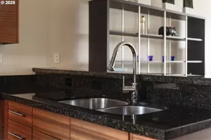 1658 NW Riverscape St, Portland, OR 97209 - Photo 16
