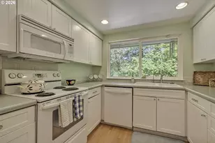 14395 SW 27th Ct, Beaverton, OR 97008 - Photo 12